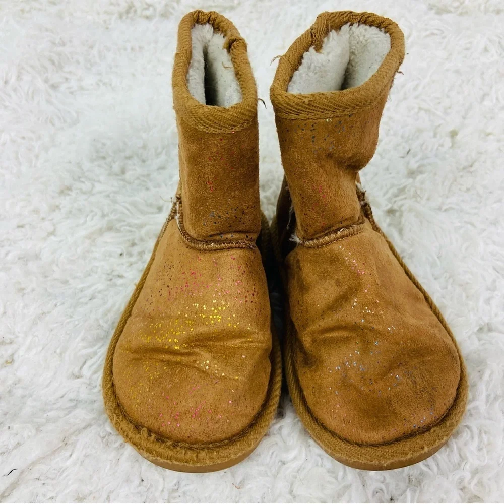 UNBRANDED sparkling Glittery Tan fleece lined kids Boots size 9/10